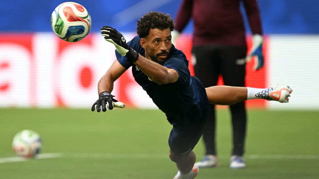 Cape Verde GK Vozinha seeks new club after World Cup, considers Brazil