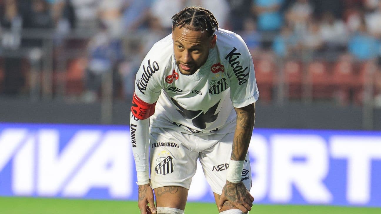 Neymar Jr of Santos looks on during a Brasileirao 2025 match between Santos and Vasco Da Gama at MorumBIS Stadium on August 17, 2025 in Sao Paulo, Brazil.